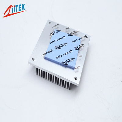 3.9 MHz 2.5mm 熱槽 熱パッド シリコン LED照明ランプ用