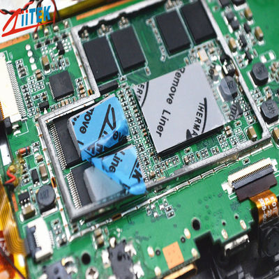 絶縁 シリコン 熱パッド 8.0W 熱ギャップ フラー 冷却パッド 2mmT EV バッテリー用