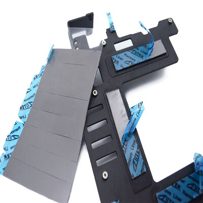 AI プロセッサ AI サーバーの熱放散のための自己粘着灰色の熱シリコーン導電性パッド 7.5 ワット