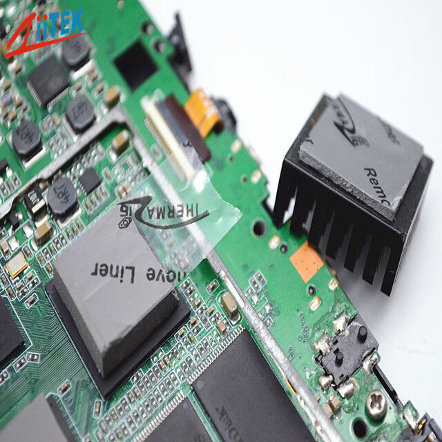 ダイカットサーマルパッドシリコーン導電性ヒートシンククーラーパッド 2.0W/mk 自己粘着セラミック充填シリコーンエラストマー