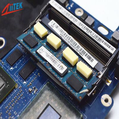 AI プロセッサ AI サーバーの熱伝達用の熱伝導パッド 1.5W/mK シリコーン サーマル インターフェイス材料